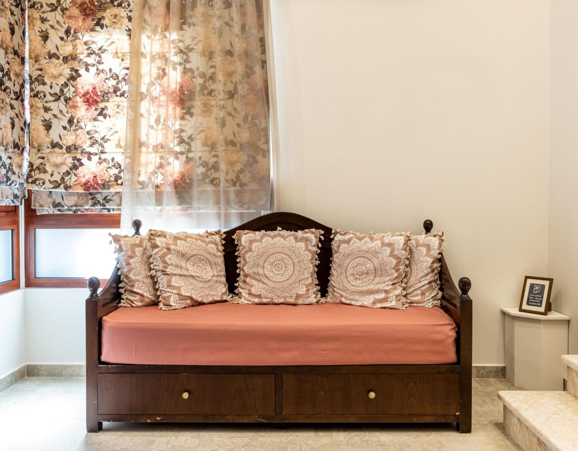 The Owl House Near Chania Centre Apartamento Chrissi Akti Chania