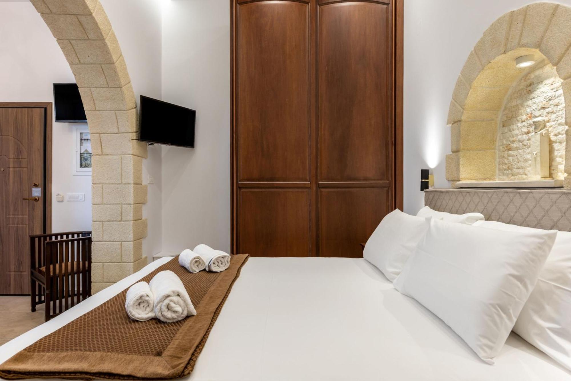 The Owl House Near Chania Centre Apartamento Chrissi Akti Chania