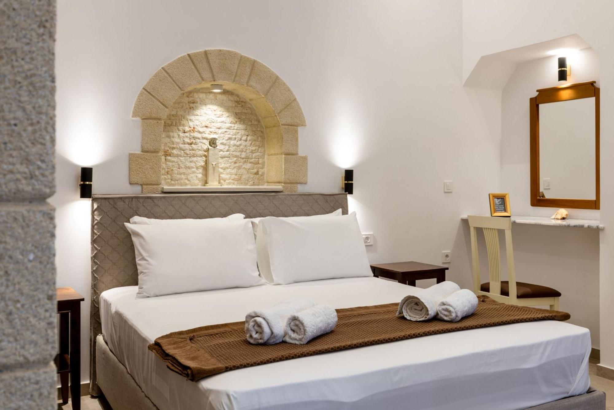 The Owl House Near Chania Centre Chrissi Akti Chania